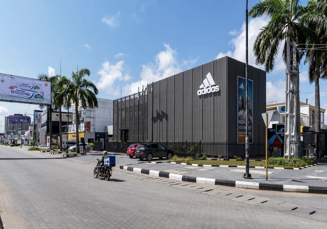 adidas Flagship Store Lagos / Oshinowo Studio - Exterior Photography, Store, Facade