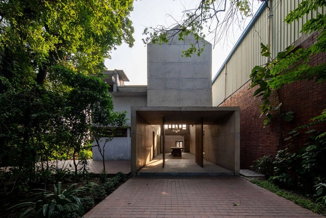 Complexo Memorial Hamidur Rahman / Marina Tabassum Architects - Fotografia de Exterior, Arquitetura Residencial, Jardim, Fachada, Porta