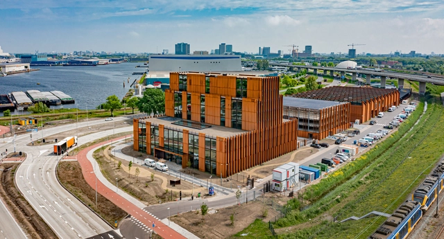 Alliander 区域办公室 Liander Westpoort / De Zwarte Hond - 建筑图, 办公设施, 表皮, 城市