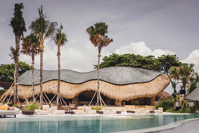 Club de playa Mari / IBUKU - Fotografía exterior, Hotelería Y Entretenimiento, Fachada, Tinas