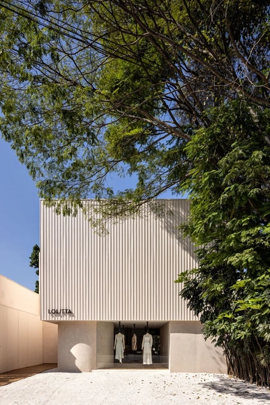 Loja Lolitta / AR Arquitetos - Fotografia de Exterior, Loja, Jardim, Fachada