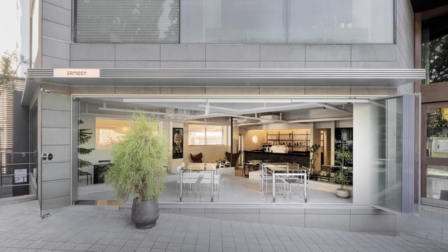 Ernest Café and Wine Bar / orosy studio - Exterior Photography, Coffee Shop Interiors, Facade, Table, Chair