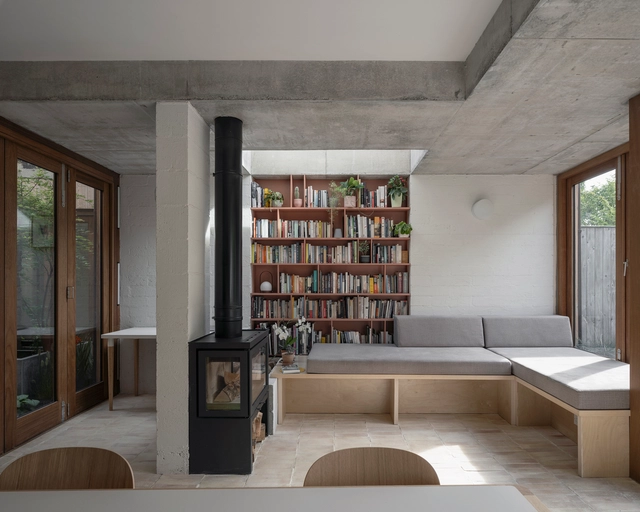 Casa Terraza del manzano / Scullion Architects - Fotografía interior, Casas, Fijación Vigas, Puerta, Fachada, Iluminación, Mesas, Sillas