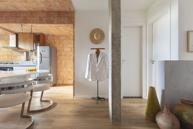 Vinyl Flooring: An Affordable and Versatile Option for Your Construction - Featured Image