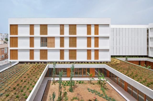 Residential & Community Day Center Building / Javier de las Heras Solé - Exterior Photography, Residential, Garden, Facade