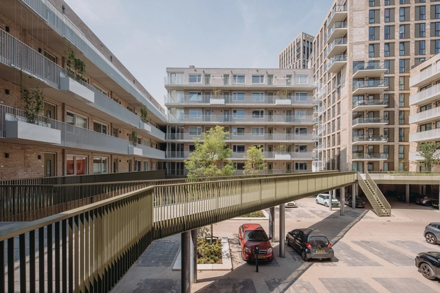 Havenkade Nijmegen Social Housing / vanOmmeren-architecten + architectuurcentrale Thijs Asselbergs - Exterior Photography, Social Housing, Facade, Handrail, Balcony