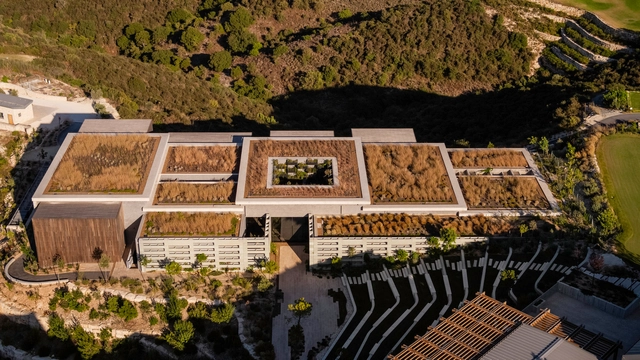 Complejo Turístico Minthis Hills / Woods Bagot - Fotografía exterior, Interiores De Espacios De Bienestar, Jardín