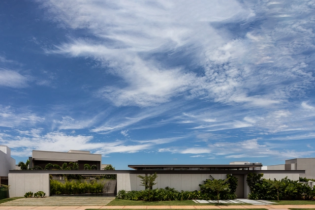 Casa Triângulo / Studio Porto Arquitetura - Fotografia de Exterior, Casas, Jardim, Fachada