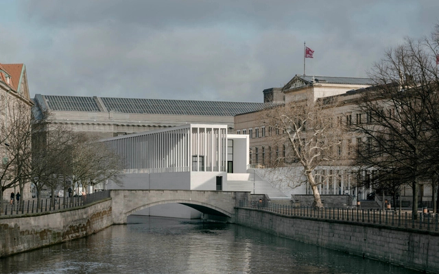 El Premio de Arquitectura Pritzker lanza un video de homenaje a Sir David Chipperfield, el laureado de 2023 - Imagen Principal