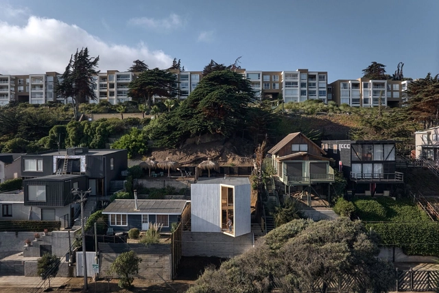 Lagunita House / Croxatto y Opazo Arquitectos - Exterior Photography, Houses, Facade, Cityscape, Coast
