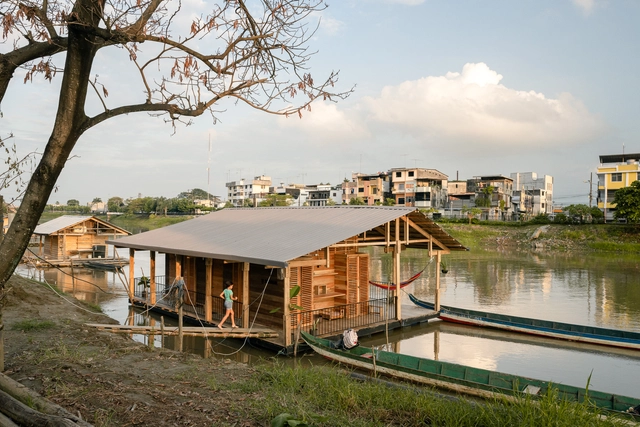 La Balsanera - Casa Flutuante Produtiva / Natura Futura Arquitectura + Juan Carlos Bamba - Fotografia de Exterior, Habitação Coletiva, Fachada