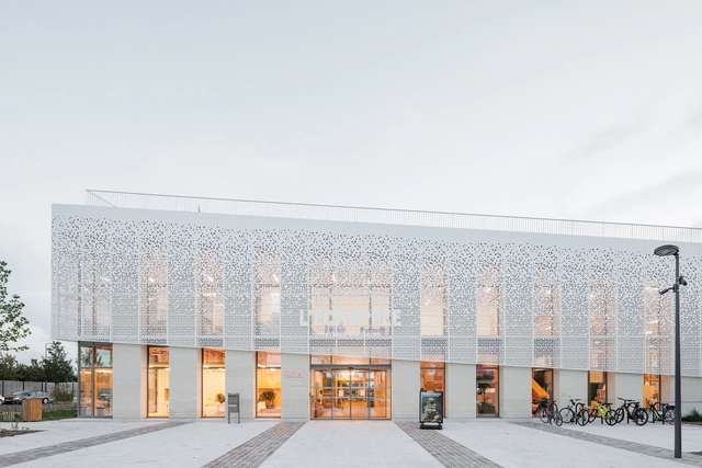Biblioteca Multimídia L’échappée / Atelier WOA - Fotografia de Exterior, Bibliotecas, Fachada, Arco