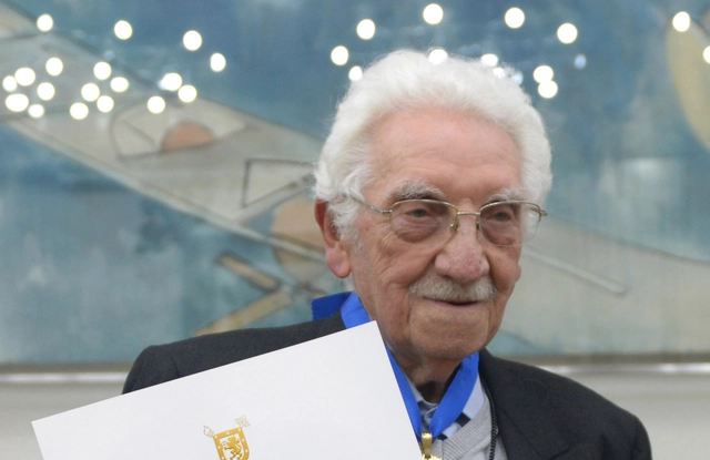Miguel Lawner recibe el grado de Doctor Honoris Causa de la Universidad de Santiago de Chile - Imagen Principal