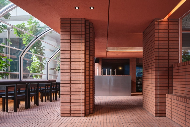 E.O.D Pub & Lounge / Studio Prepro - Fotografía interior, Restaurantes & Bares, Fachada, Fijación Vigas, Bancas