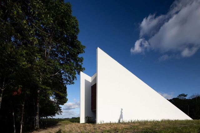 Aldeia Temple / NEBR Arquitetura - Exterior Photography, Temple, Facade