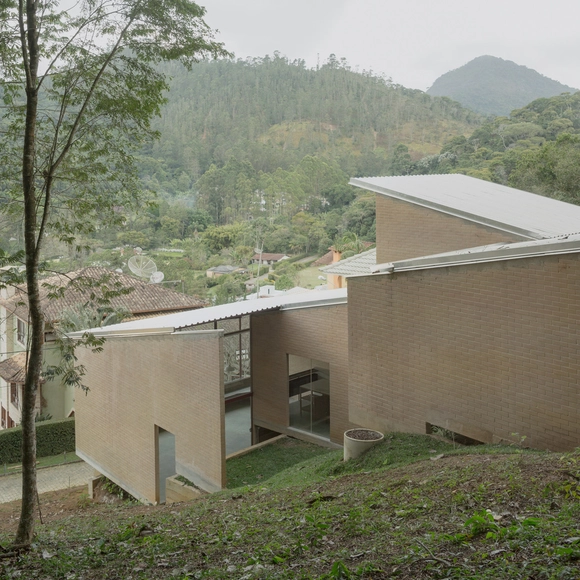 Casa Vargem Grande / Ayako Arquitetura e Zebulun arquitetura - Fotografía exterior, Casas, Fachada