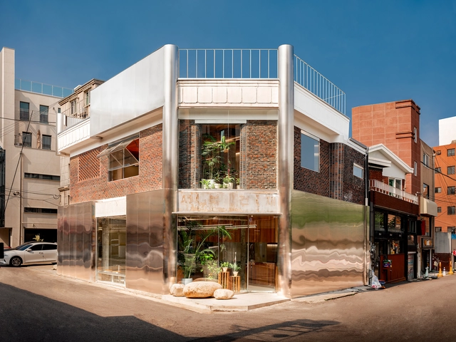 Café 8323. camadas espaciais / sukchulmok Bakery and Café - Fotografia de Exterior, Reabilitação, Fachada, Porta