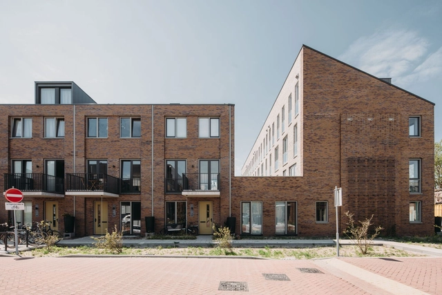 Slachthuisdistrict Haarlem Apartments / vanOmmeren-architecten - Exterior Photography, Houses, Facade