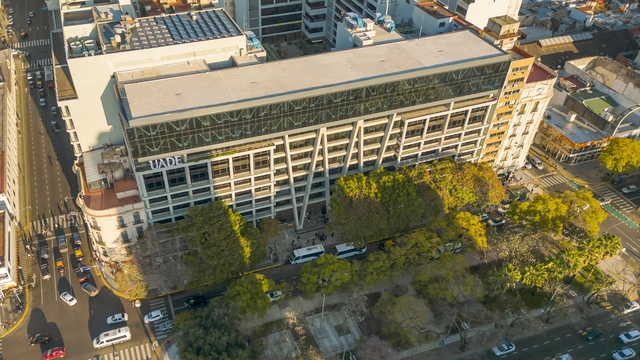 Edificio Central Campus UADE / Oficina Urbana | Converti + de Marco | Arquitectos - Fotografía exterior, Universidad, Fachada, Urbano