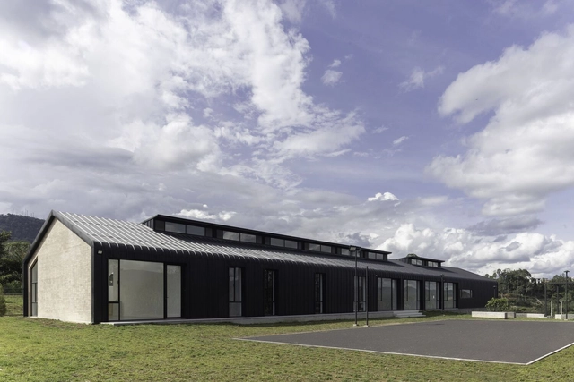 Casa de Acogida y Comedor Comunitario / Side FX Arquitectura - Fotografía exterior, Centro Comunitario, Fachada