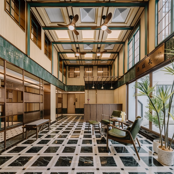 澳门六国饭店，新东方商务宾馆北座 / Jess Yu Design - 室内图, 餐厅, 梁, 表皮, 椅子