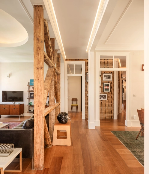 Apartamento L.B. / SGA | Sylvain Grasset Architecture - Fotografia de Interiores, Interiores De Apartamentos, Viga, Porta, Iluminação, Cadeira