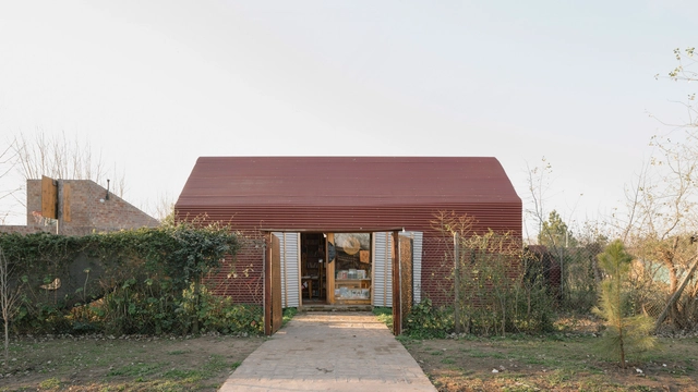 Biblioteca Uma Casa Vermelha  / Estudio Arzubialde - Fotografia de Exterior, Bibliotecas, Fachada, Porta, Arco