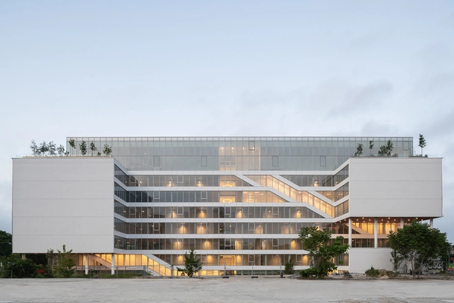 Wonder Building / Coldefy - Fotografía exterior, Edificio De Oficinas, Fachada