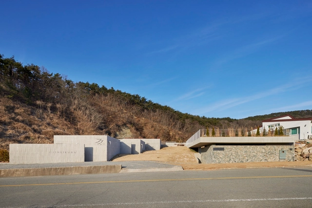 Estancia en Jijungsewon / HBArchitects - Fotografía exterior, Hotelería Y Entretenimiento, Fachada, Puerta