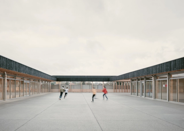 Collège d’Orlinde Bretenoux / Dietrich | Untertrifaller  + phBa architectes - Exterior Photography, Elementary & Middle School, Facade