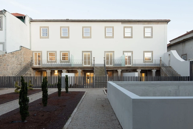 Alpuins / Branco Cavaleiro & Associados, lda - Exterior Photography, Refurbishment, Courtyard, Facade, Door