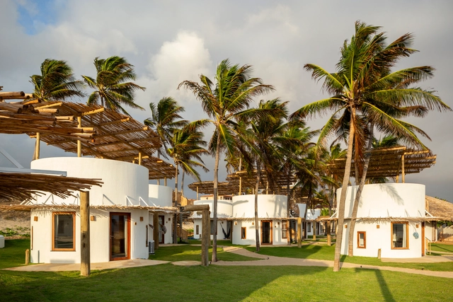 Pousada Vento Vinte / Lins Arquitetos Associados - Fotografia de Exterior, Cabanas E Pousadas, Fachada, Costa