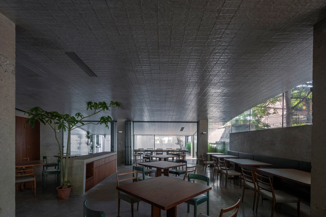 凯珍餐厅 / 中和营造工作室 - 室内图, 餐厅, 门, 表皮, 桌子, 椅子