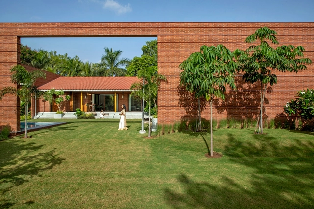 Sitish Parikh Farmhouse / Dipen Gada and Associates - Exterior Photography, Houses, Garden, Facade, Door