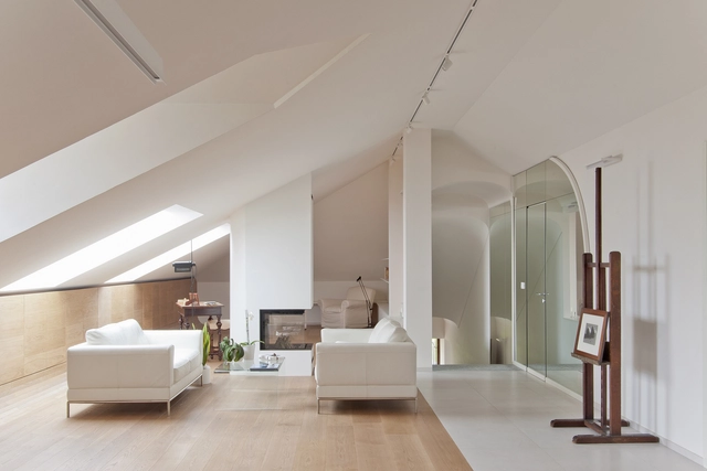 Apartamento de madera y alfombra / Bodà Architetti - Fotografía interior, Renovación, Dormitorio, Fachada, Arco, Mesas, Sillas, Camas