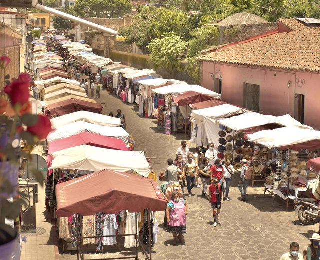 Unlocking Urban Potential: Street Vending Integration Strategies in Informal Settings - Featured Image