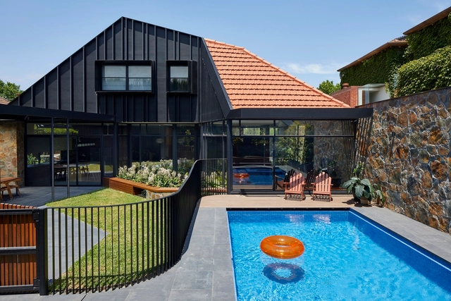 Hawthorn Hood House / BENT Architecture - Exterior Photography, Houses, Garden, Fence, Facade, Chair