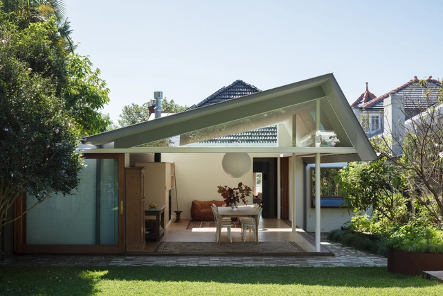 House for BEES / Downie North Architects - Exterior Photography, Houses, Garden, Door, Facade, Chair