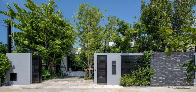 Tree’s House / Studio Bewell - Exterior Photography, Houses, Facade, Door