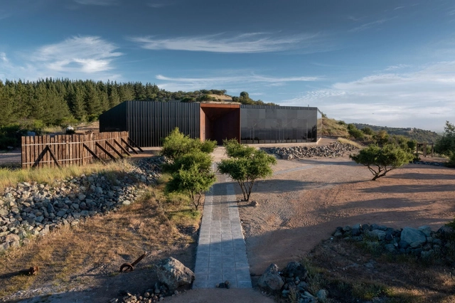 Centro de Eventos Las Pircas / studiotalca Arquitectura | Ingeniería - Fotografía exterior, Hotelería Y Entretenimiento, Fachada
