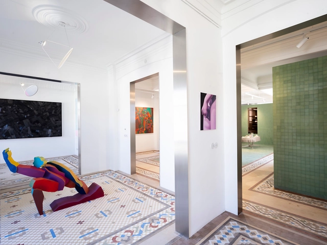 Vivienda galería en Gran Vía, Granada / Annona + Ana Frias - Fotografía interior, Reconversión, Dormitorio, Puerta, Camas