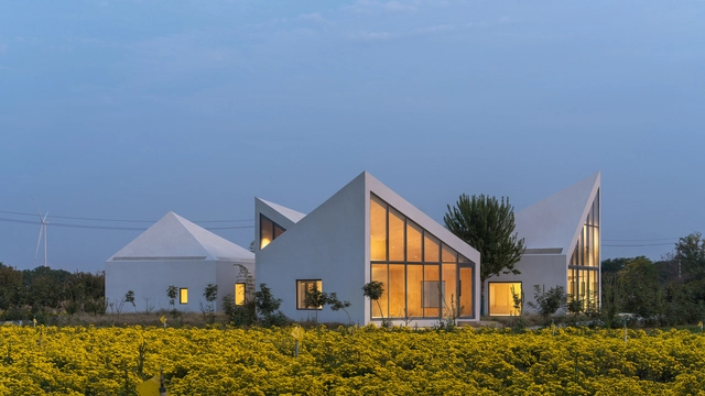 Biblioteca no Campo de Crisântemos / ATELIER XI - Fotografia de Exterior, Comunitário, Fachada