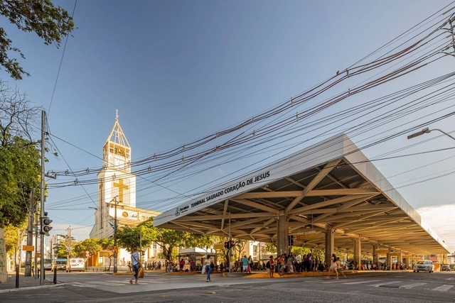 Terminal e Praça Sagrado Coração de Jesus / Yuri Nobre Arquitetura & Urbanismo - Fotografía exterior, Estación De Buses, Fachada