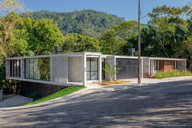 Residência MMBC / VOO® + Natan Hostins Design - Fotografia de Exterior, Casas, Fachada, Cerca
