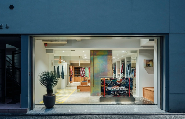 MANOA Used Clothing Store / FATHOM - Exterior Photography, Retail Interiors, Facade, Door, Bench, Table