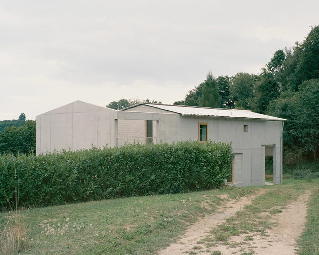 Casa em Vuissens / Deschenaux Architects - Fotografia de Exterior, Casas, Fachada, Porta