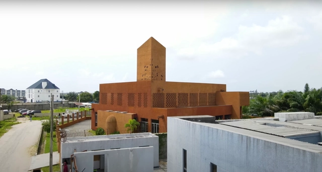 A construção da Mesquita de Abijo: uma jornada arquitetônica - Imagem de Destaque