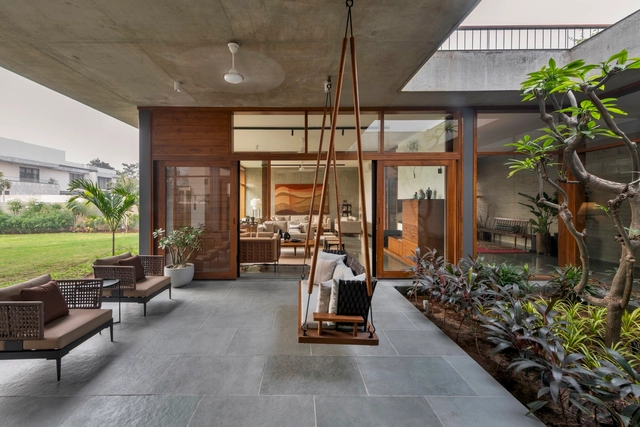 Casa Flutuante / Modo Designs - Fotografia de Interiores, Casas, Jardim, Fachada, Porta, Viga, Mesa, Banco, Cadeira