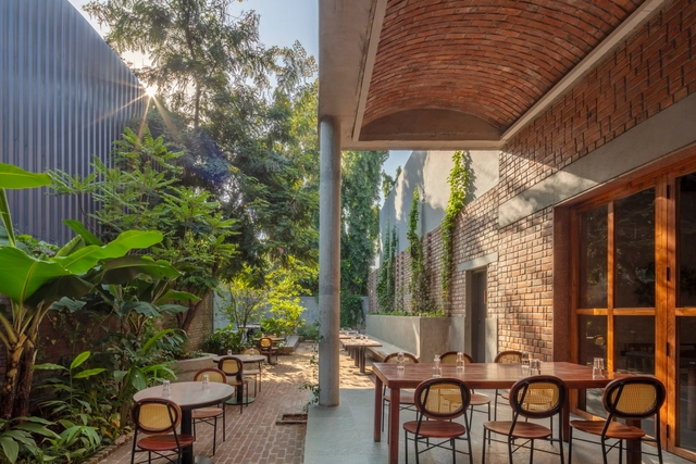 Telugu Medium Restaurant / Sona Reddy Studio - Exterior Photography, Restaurants & Bars, Patio, Facade, Table, Chair