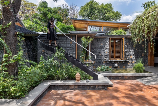 Farmhouse in Mahiravani / Environ Planners - Exterior Photography, Houses, Garden, Facade, Door, Beam, Handrail